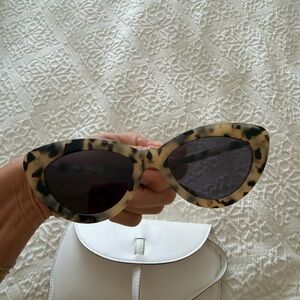 LUV LOU DAPHNE SUNGLASSES